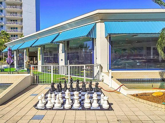 Palms 2 Bedroom King Poolside Shuttle Destin