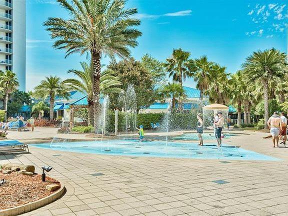 Palms 2 Bedroom King Poolside Shuttle Holiday home Destin