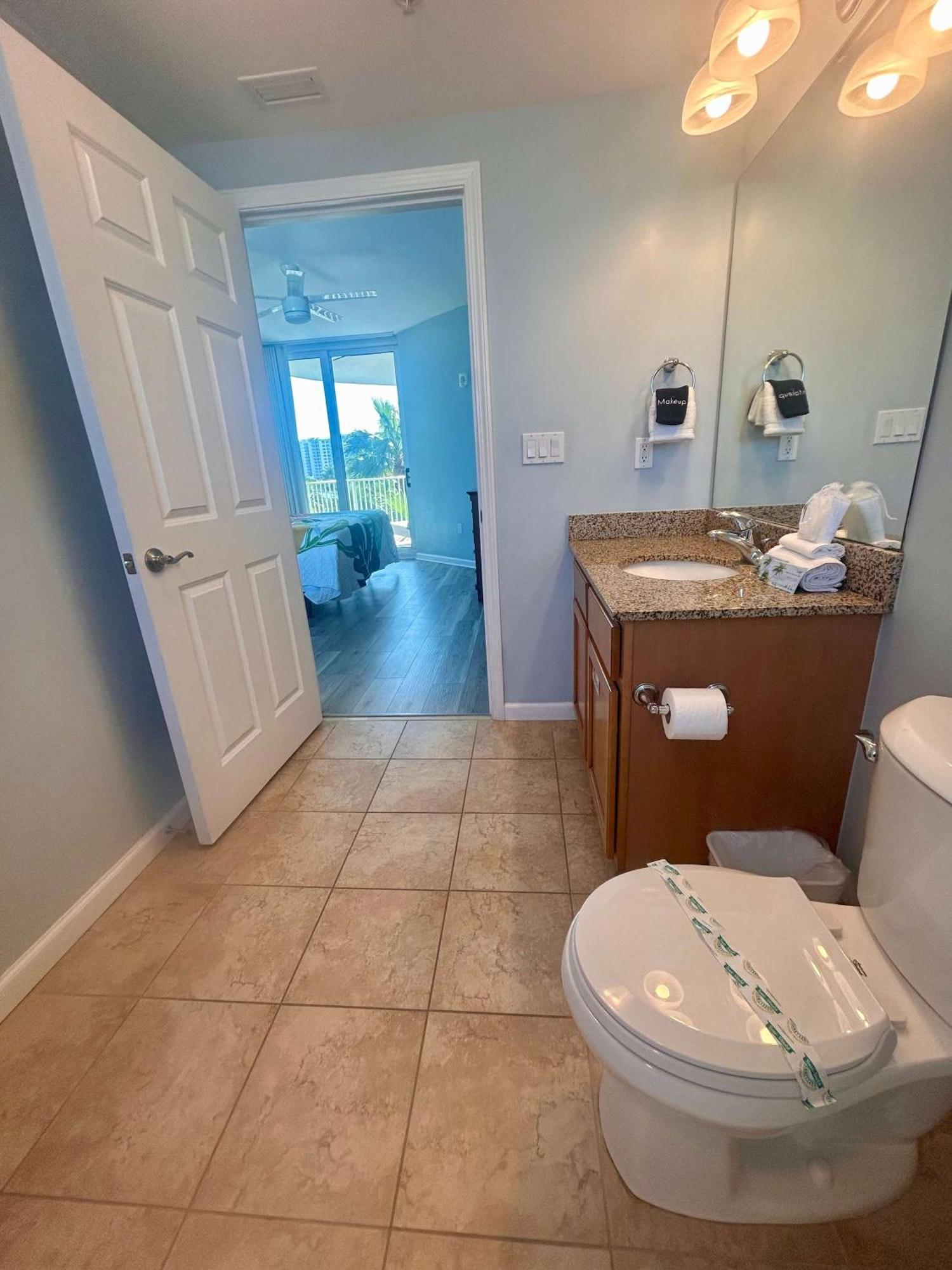 Palms 2 Bedroom King Poolside Shuttle * Destin