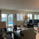 Holiday Surf And Racquet Unit 214