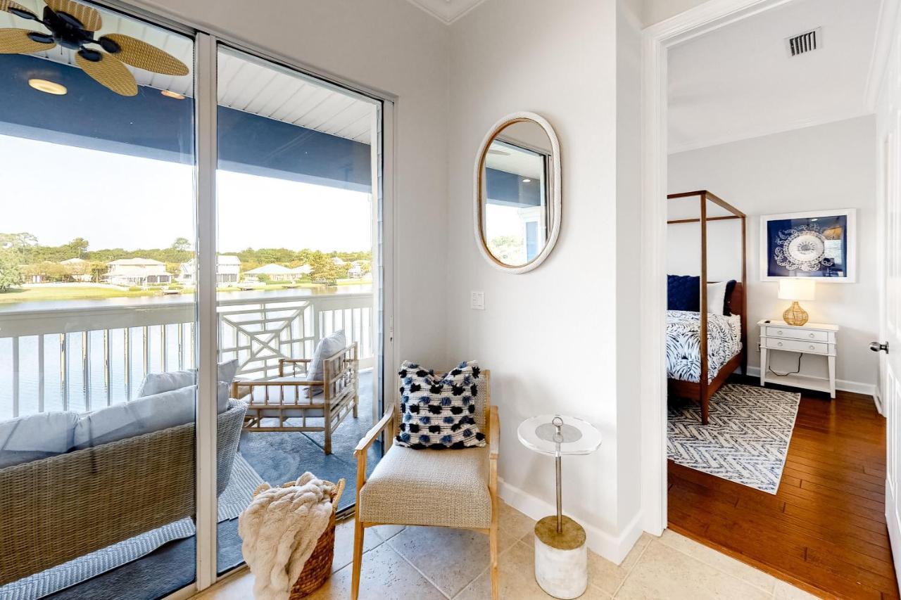 Apartment Crystal Cove #301 Wine Down