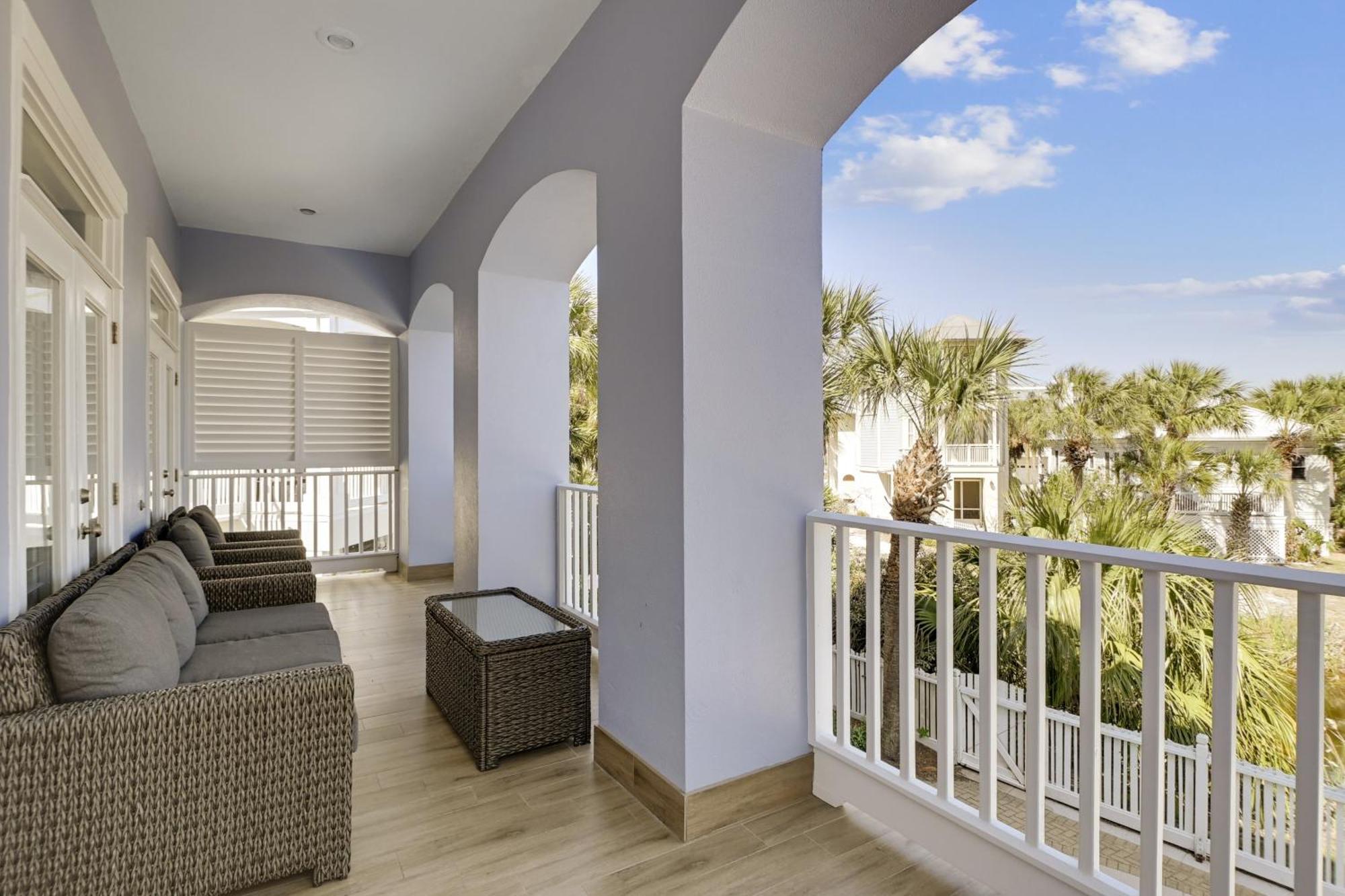 Paradise Pointe