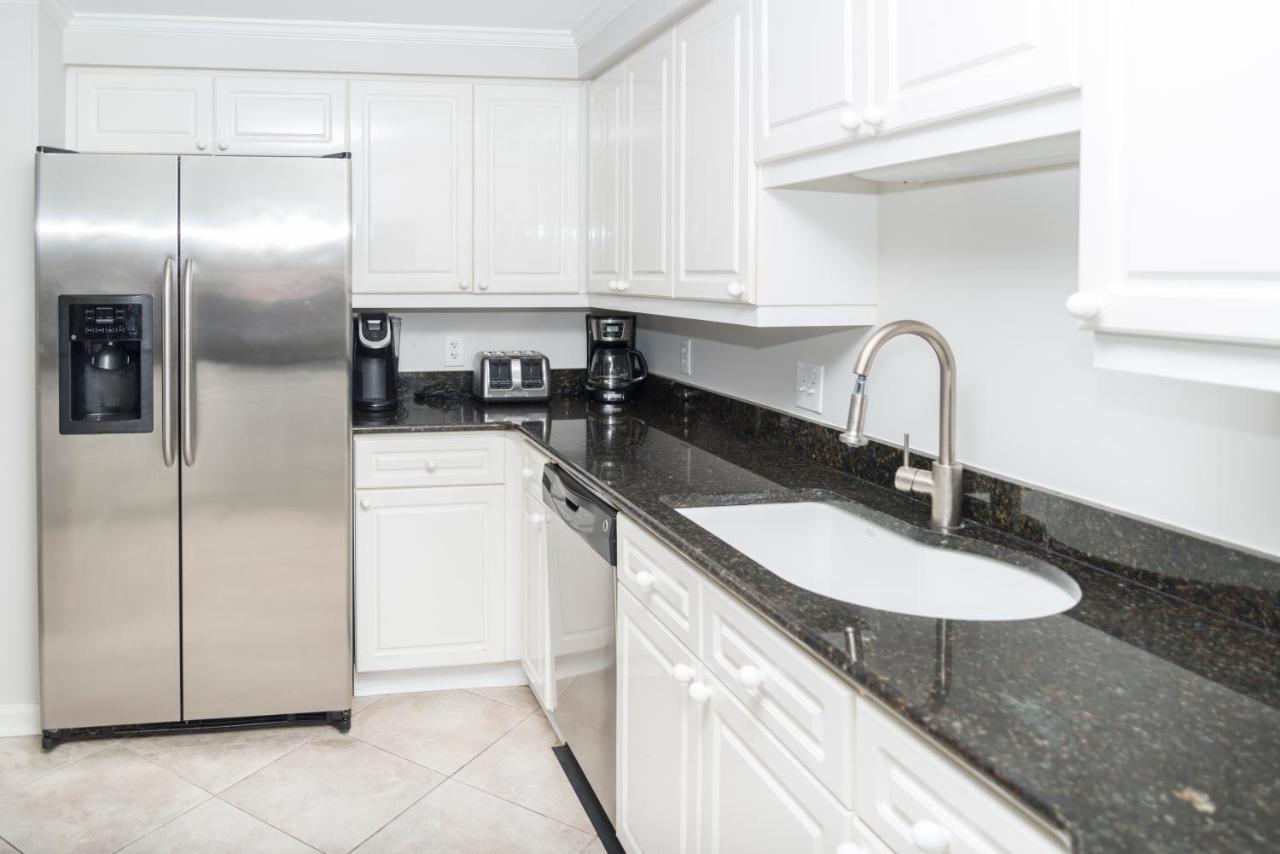 Holiday home Golf Cart. Remodeled Condo! Westwinds 4727 Gulf Front. Larger Floorplan!! Wonderful Pool *