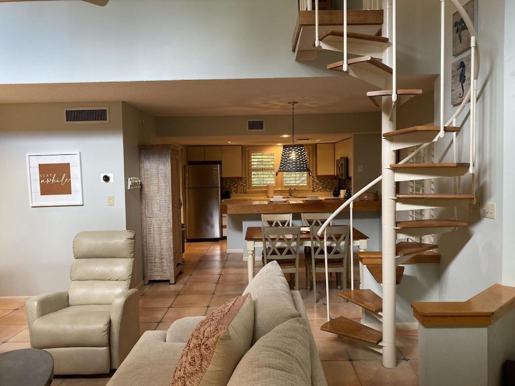 Gated Gulf Front In Hidden Dunes Beach & Tennis * Destin