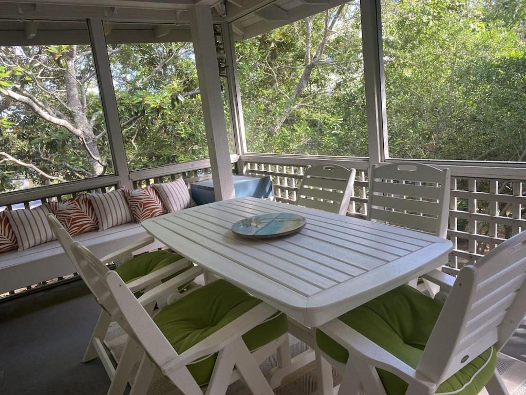 Apartment Gated Gulf Front In Hidden Dunes Beach & Tennis *