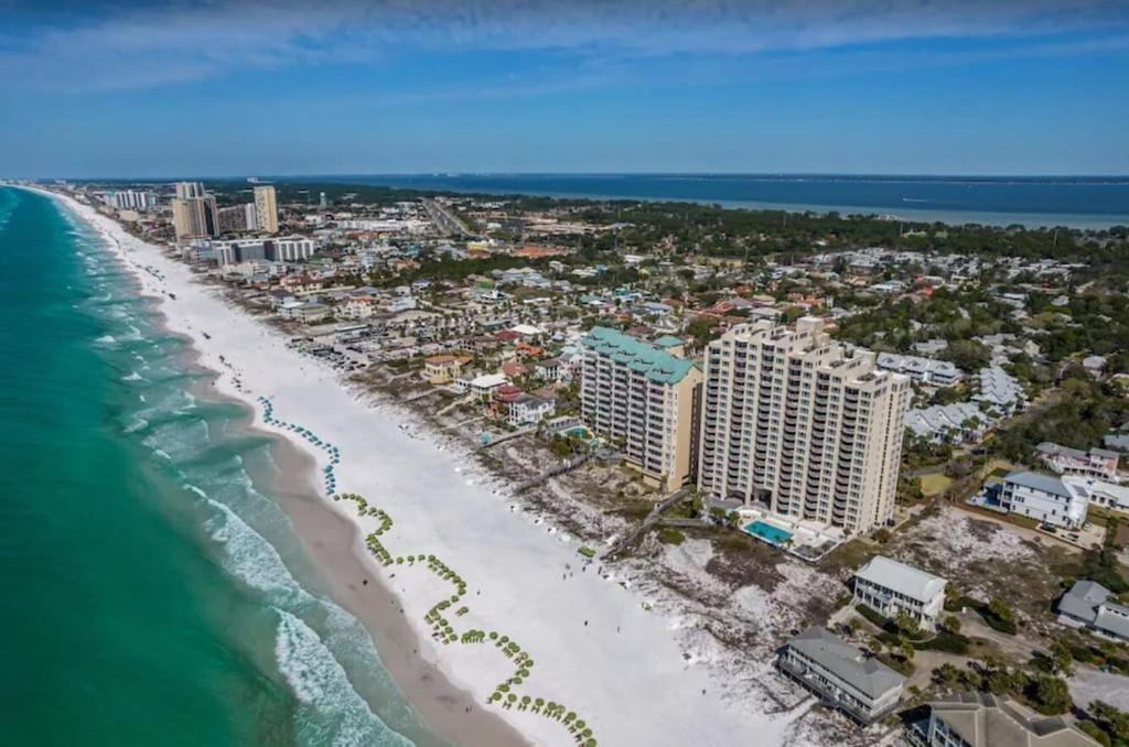 Gated Gulf Front In Hidden Dunes Beach & Tennis * Destin