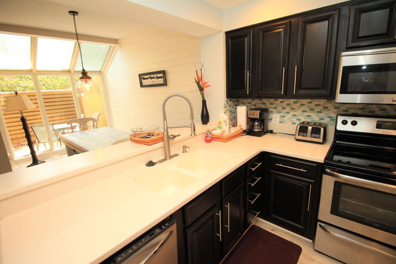 Charming 2 Bed 2 Bath Overlooking Horseshoe Lake. Sandestin. Destin