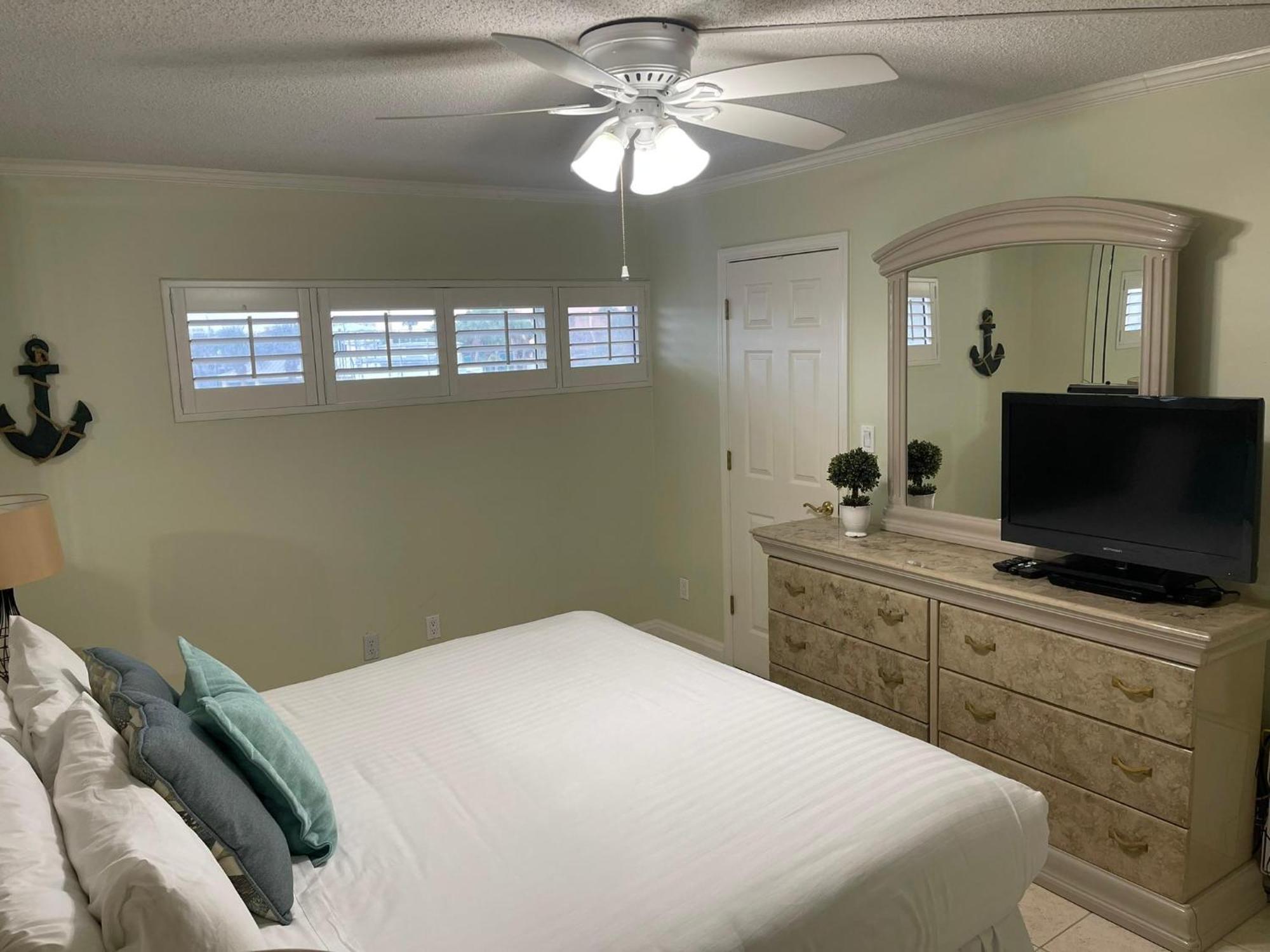 Surf And Racquet Unit 214 * Destin