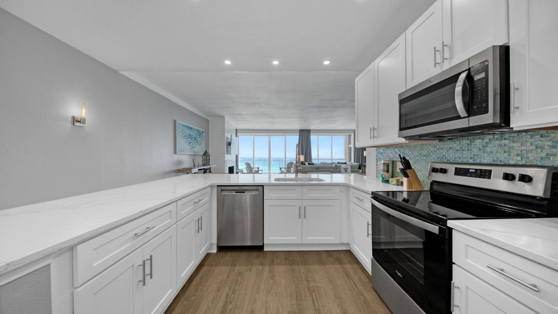 Completely Renovated Luxury 3 Bedroom Front In Destin! Destin