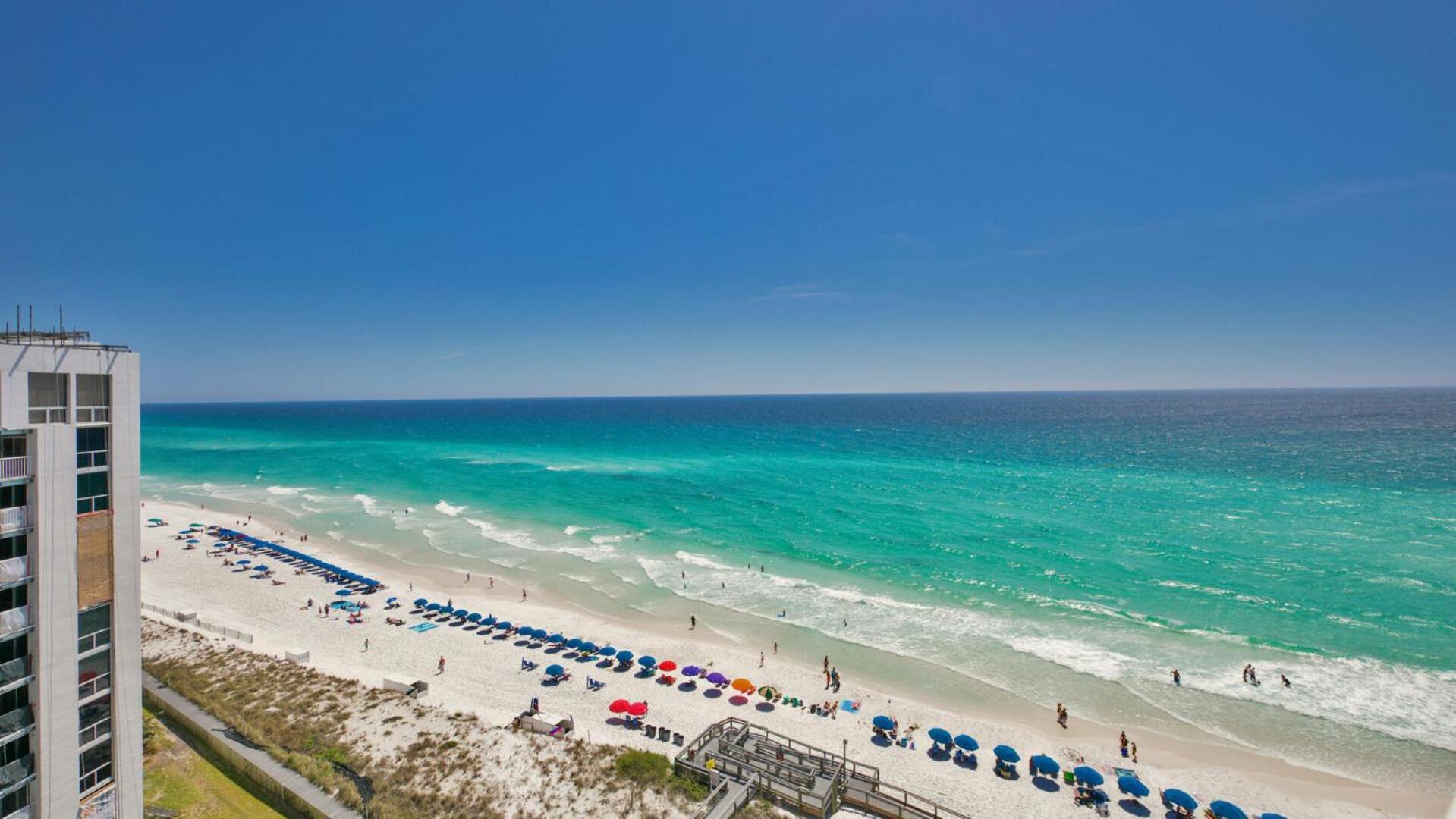 Completely Renovated Luxury 3 Bedroom Front In Destin!