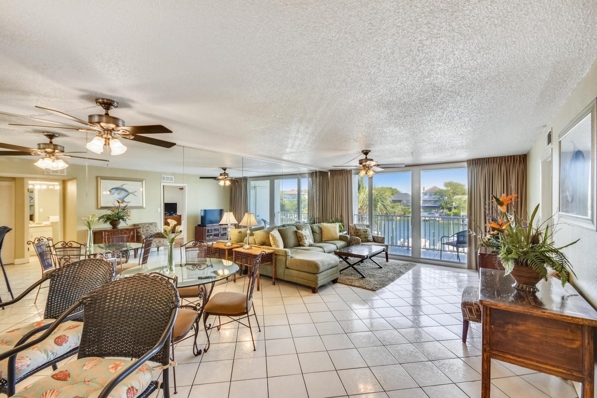 Dolphin Point 303c- By Isle