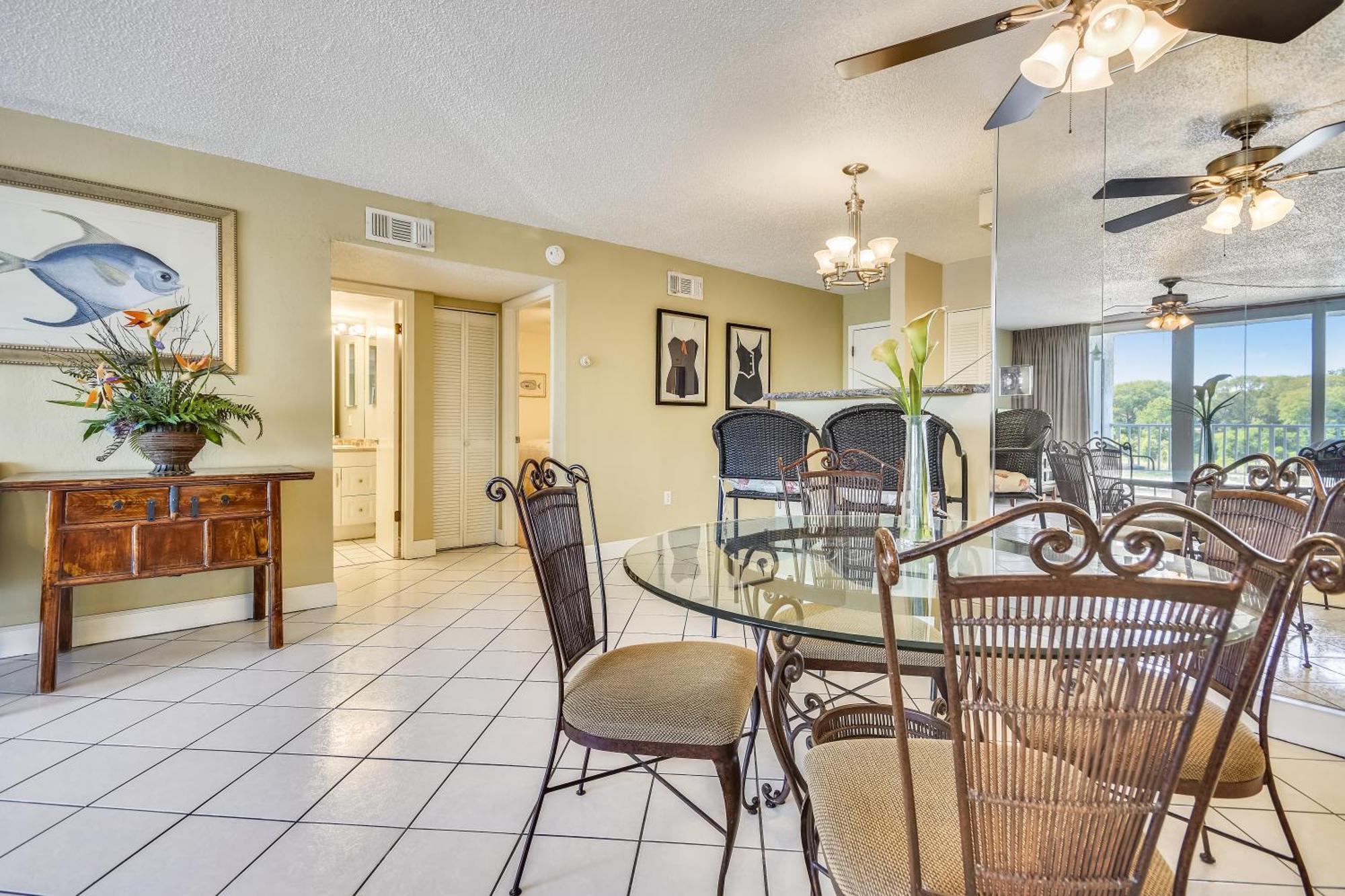 Apartment Dolphin Point 303c- By Isle