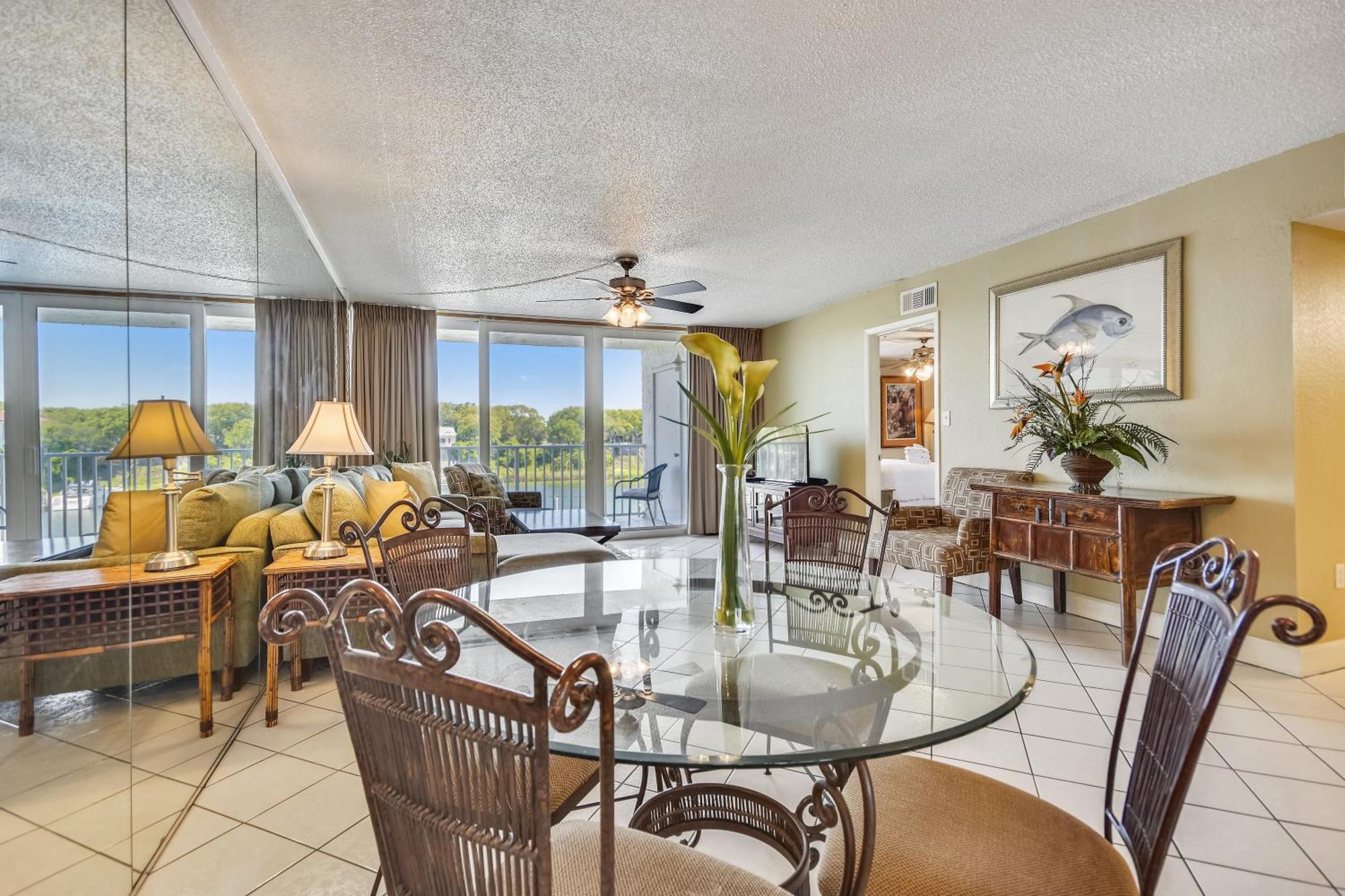 Dolphin Point 303c- By Isle