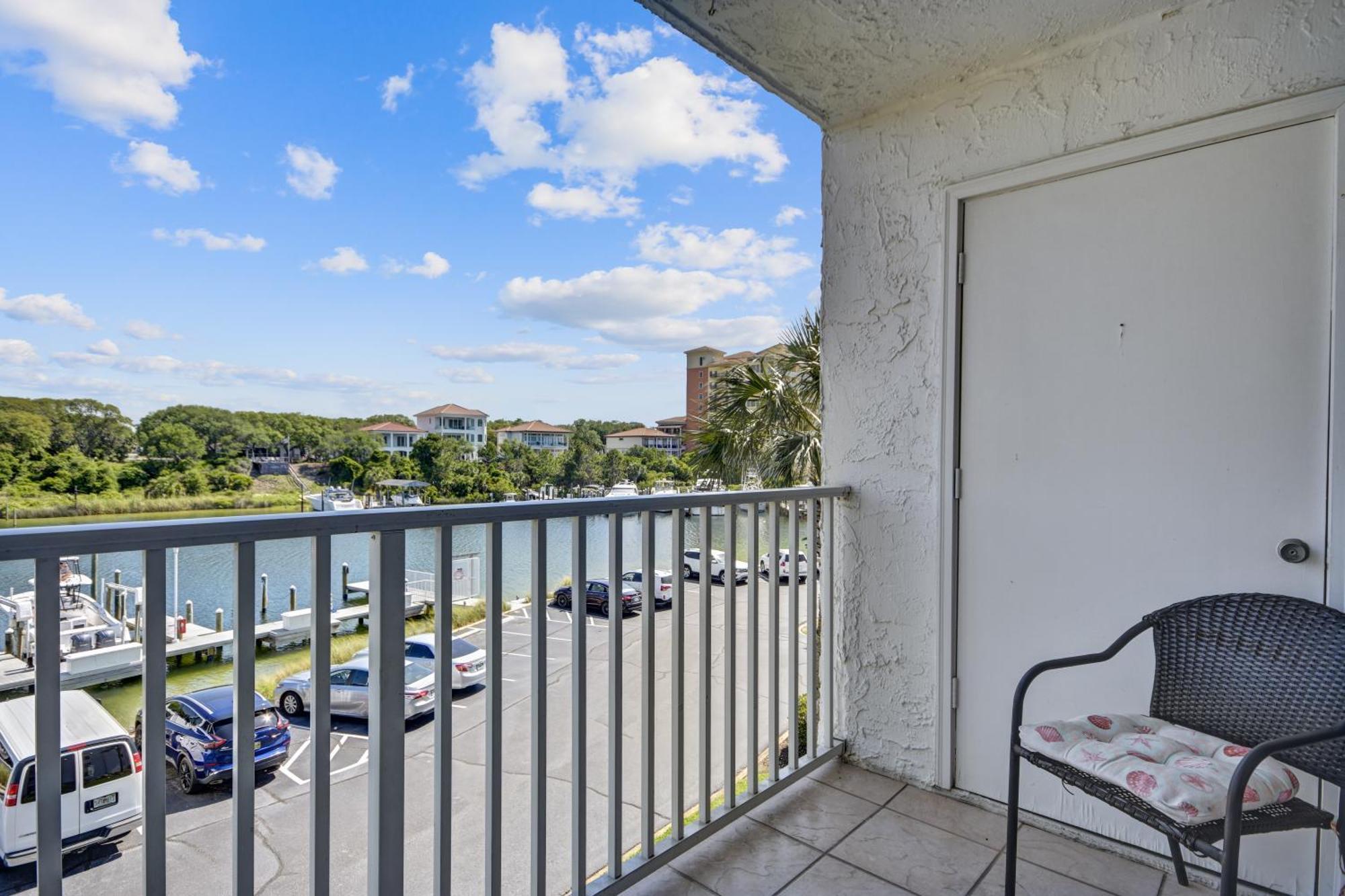 Dolphin Point 303c- By Isle Destin