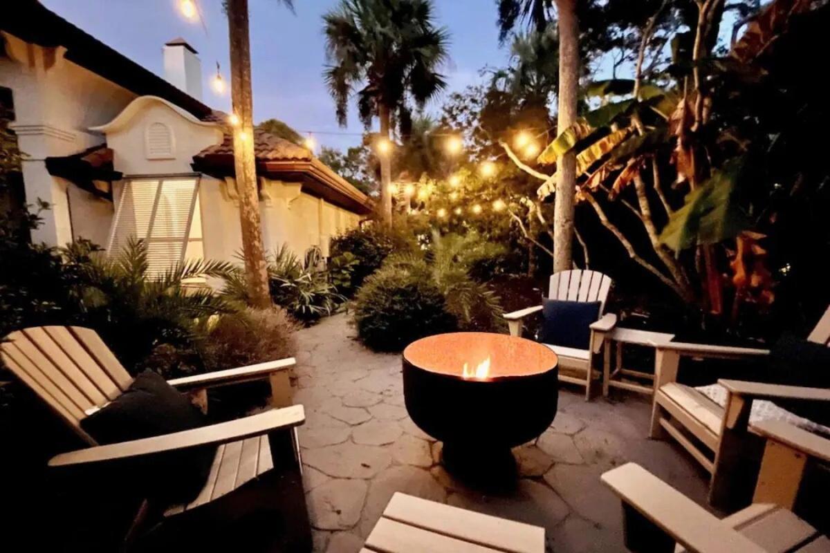 Private Tropical Oasis Near Hot Tub&golfca Holiday home Destin
