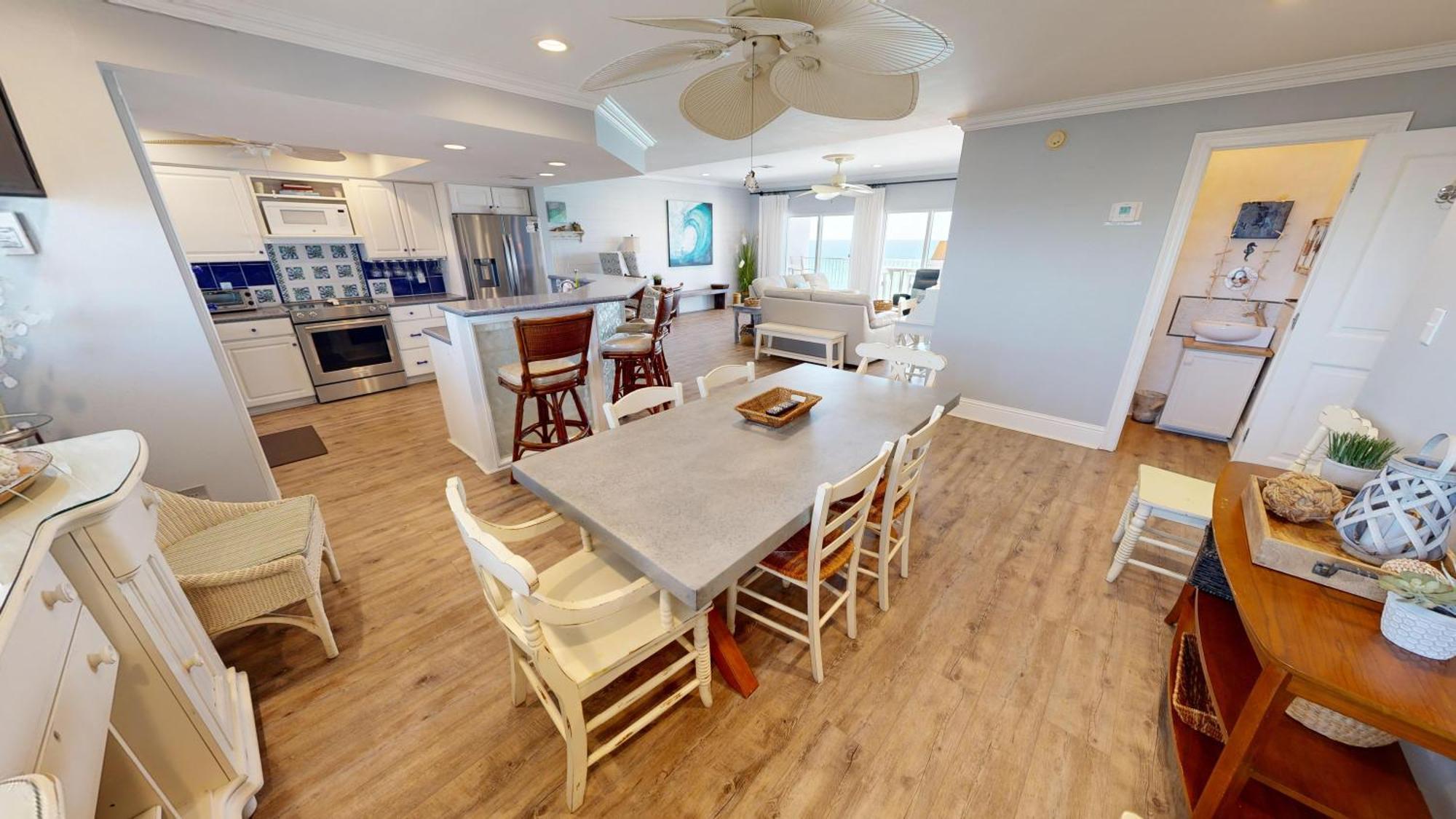 House 702a-by Isle Apartment Destin