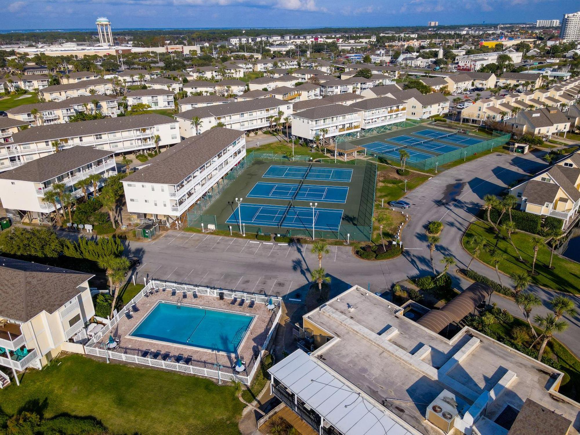 Sandpiper Cove 1027 * Destin