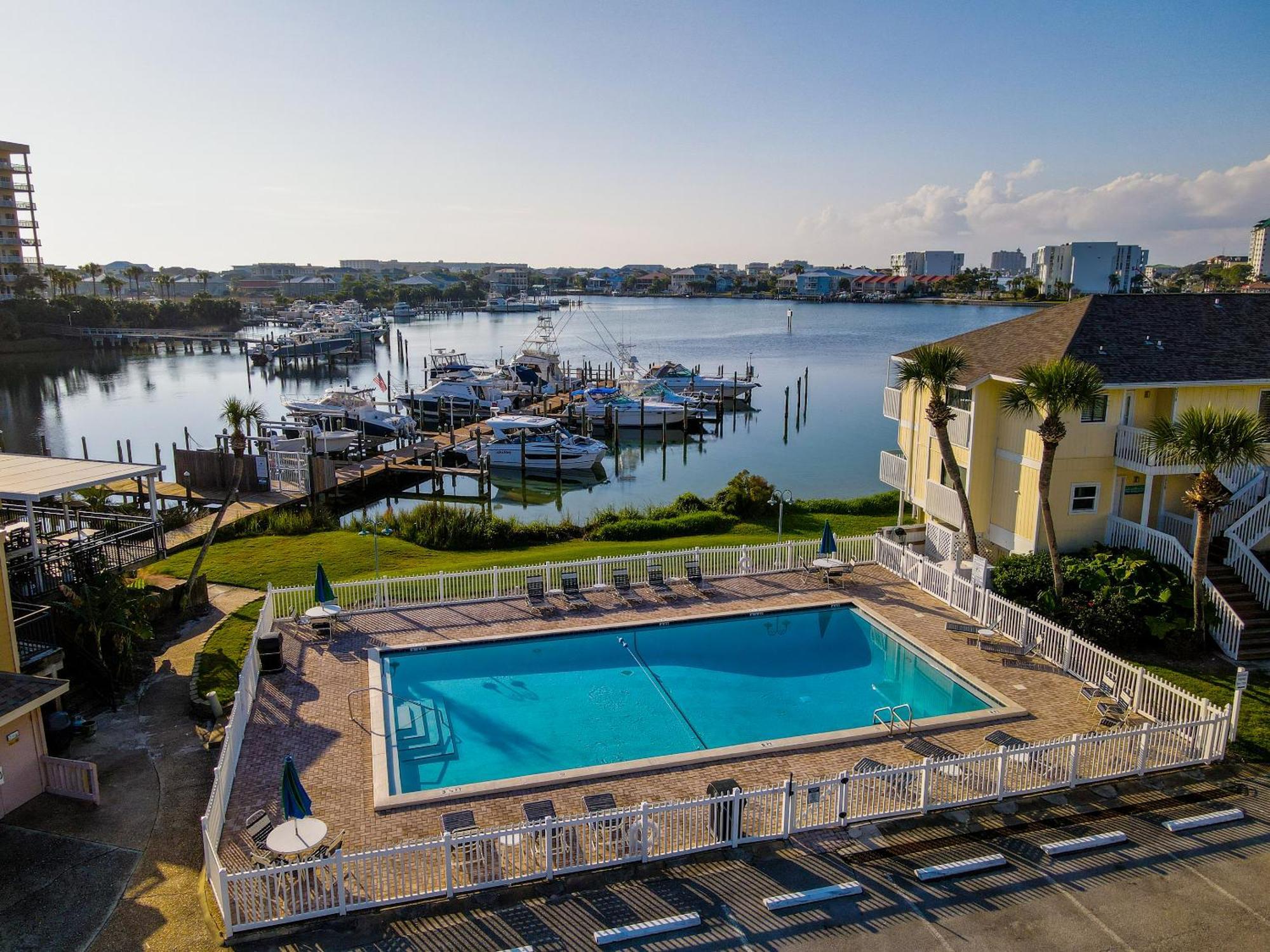 Apartment Sandpiper Cove 1027 *