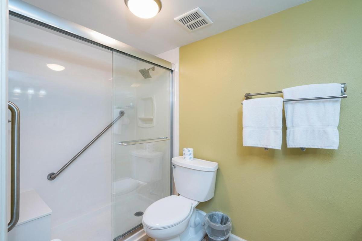 Shoreline Towers Unit 1043 Destin