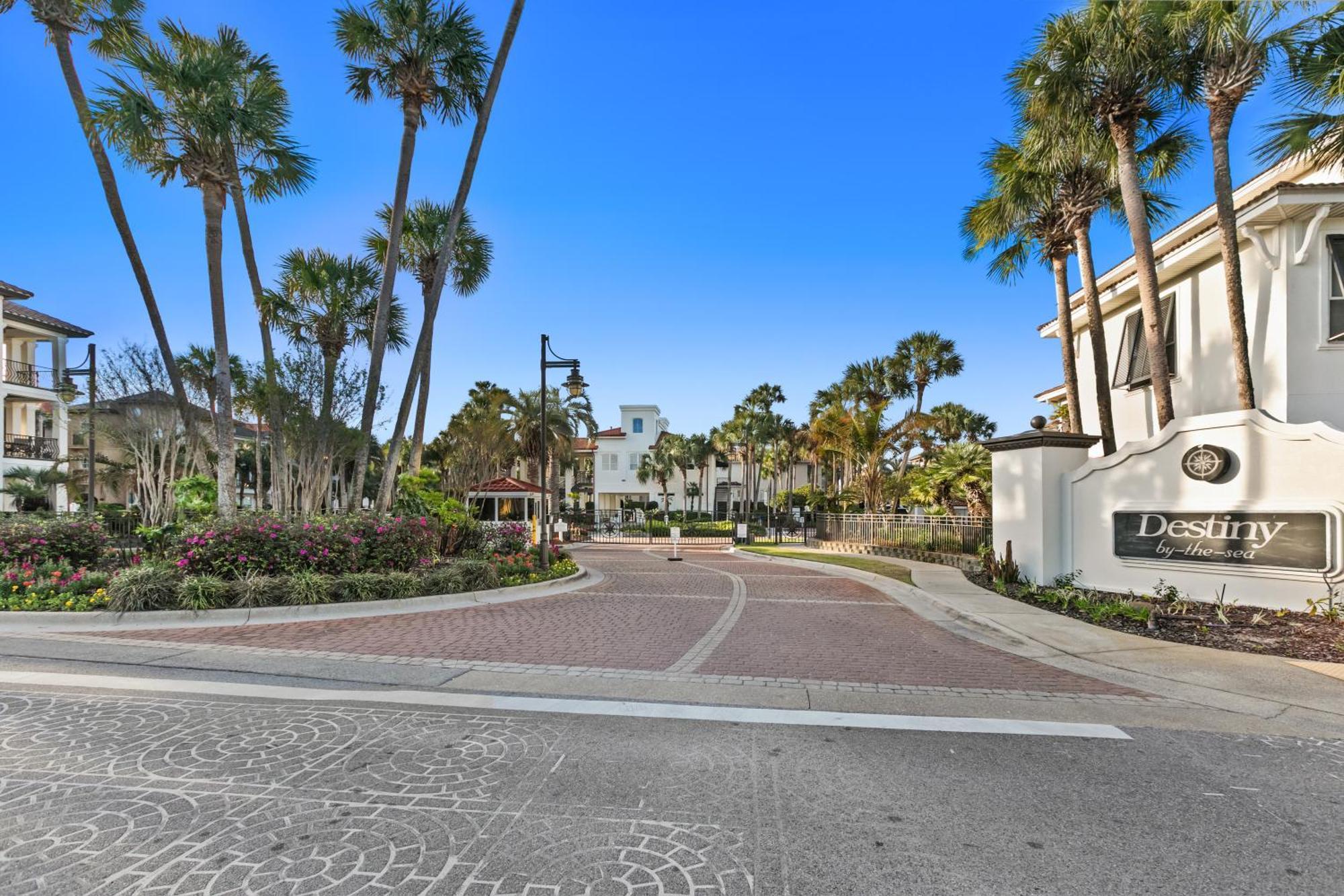 View - Gated Community With Pool Hot Tub Holiday home *