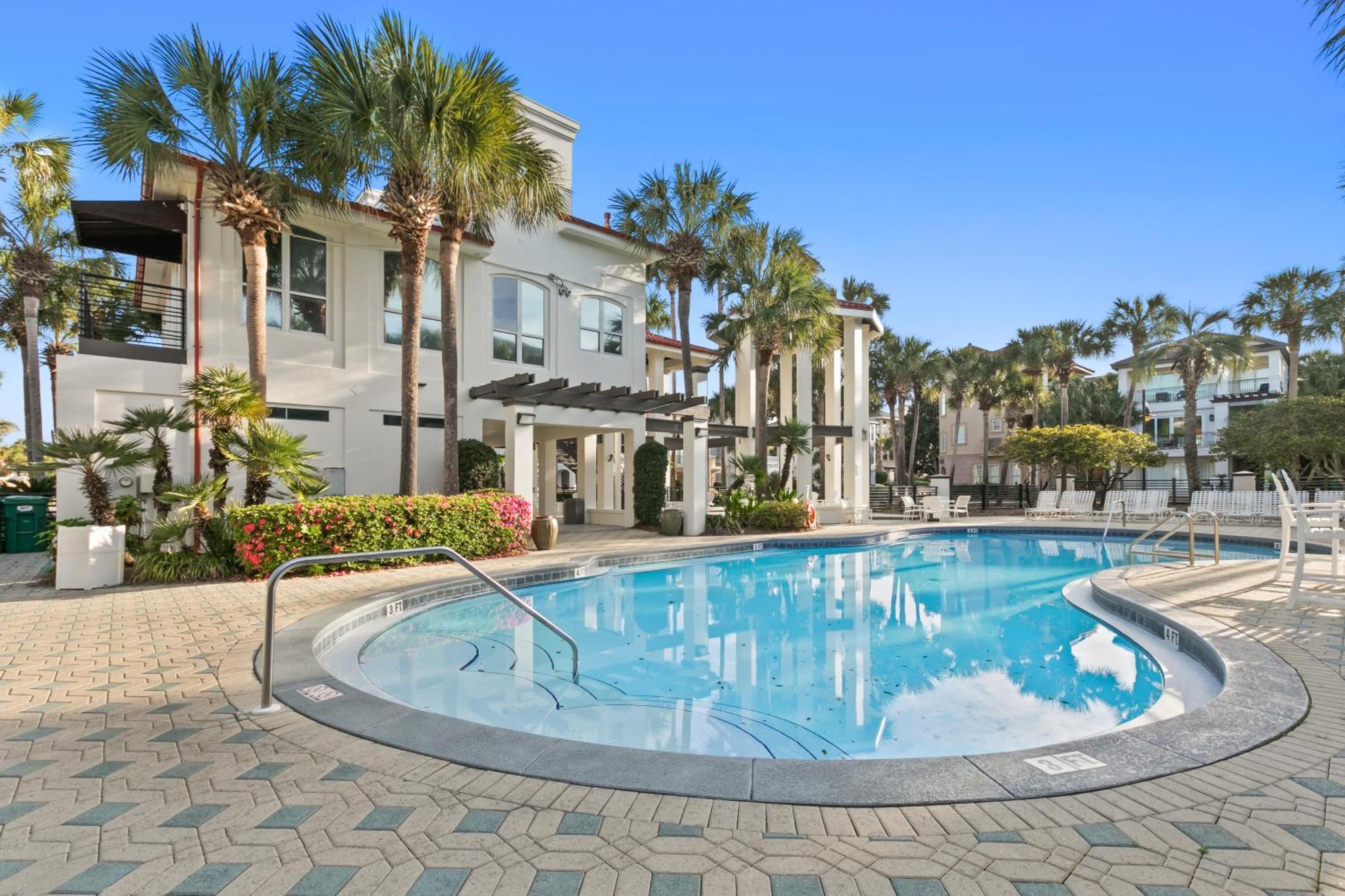 View - Gated Community With Pool Hot Tub