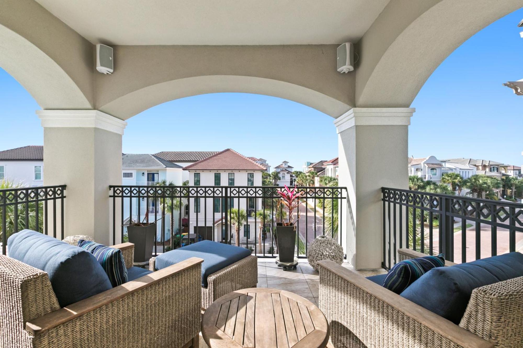 View - Gated Community With Pool Hot Tub Destin