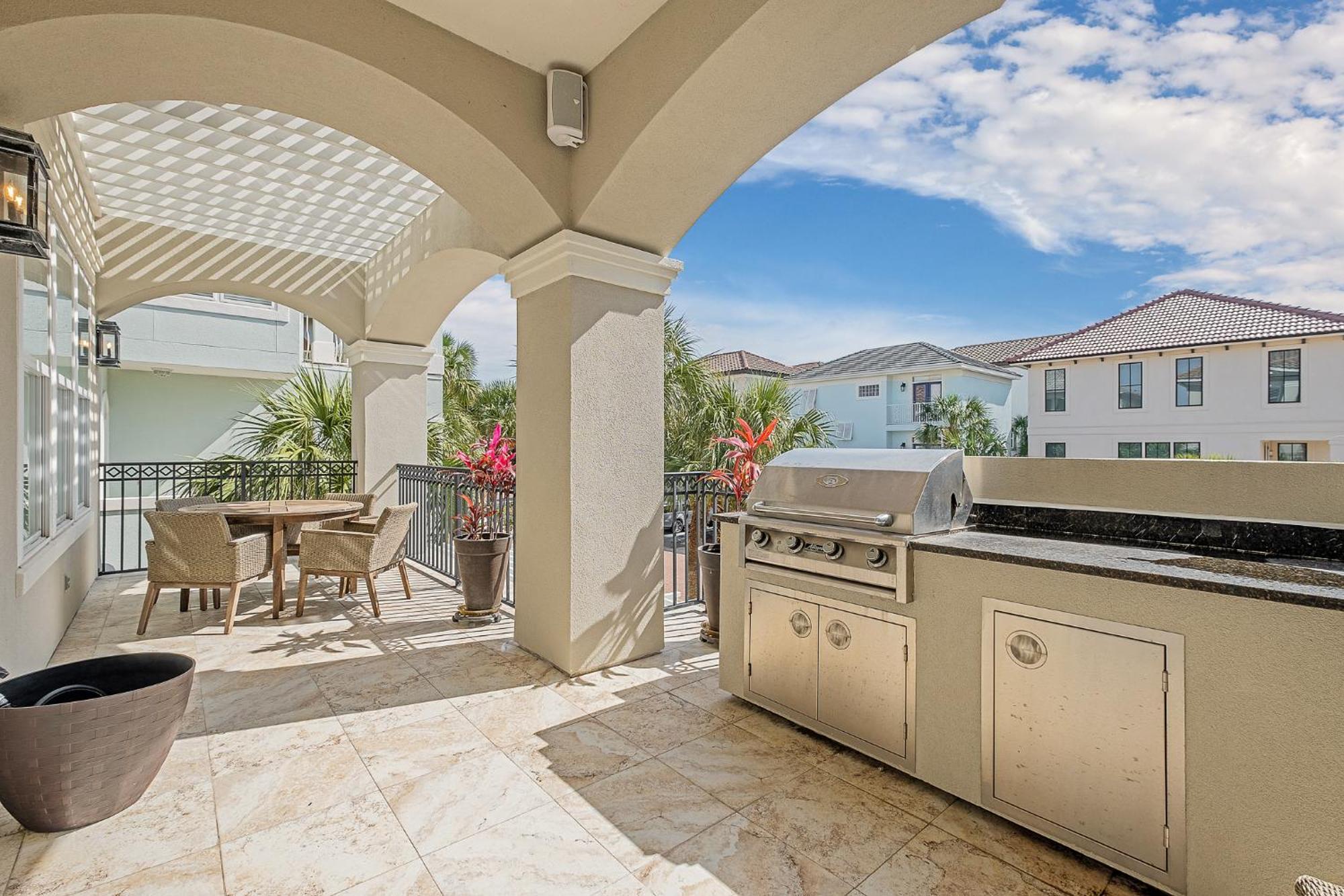 View - Gated Community With Pool Hot Tub Destin