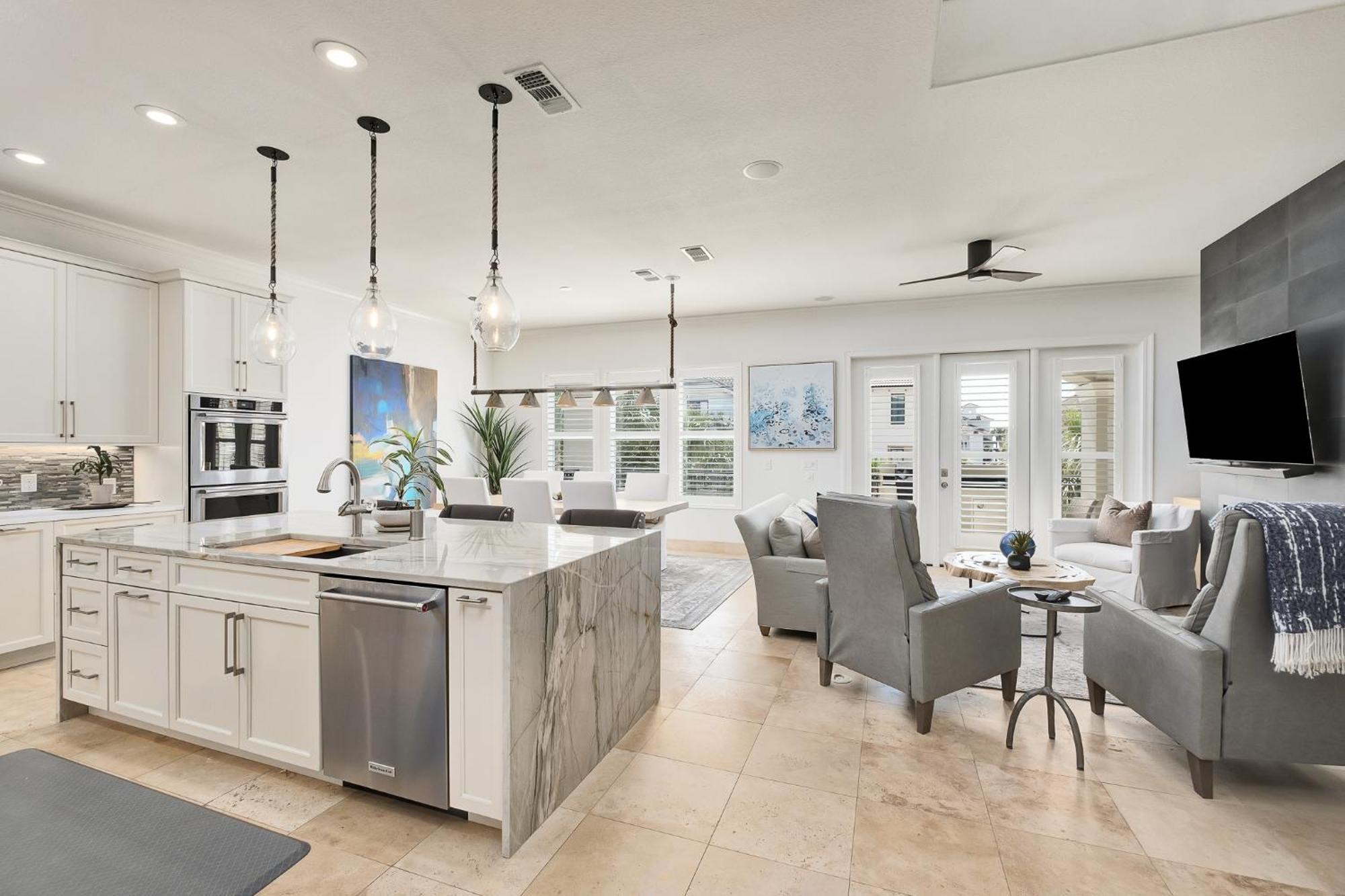 View - Gated Community With Pool Hot Tub Holiday home