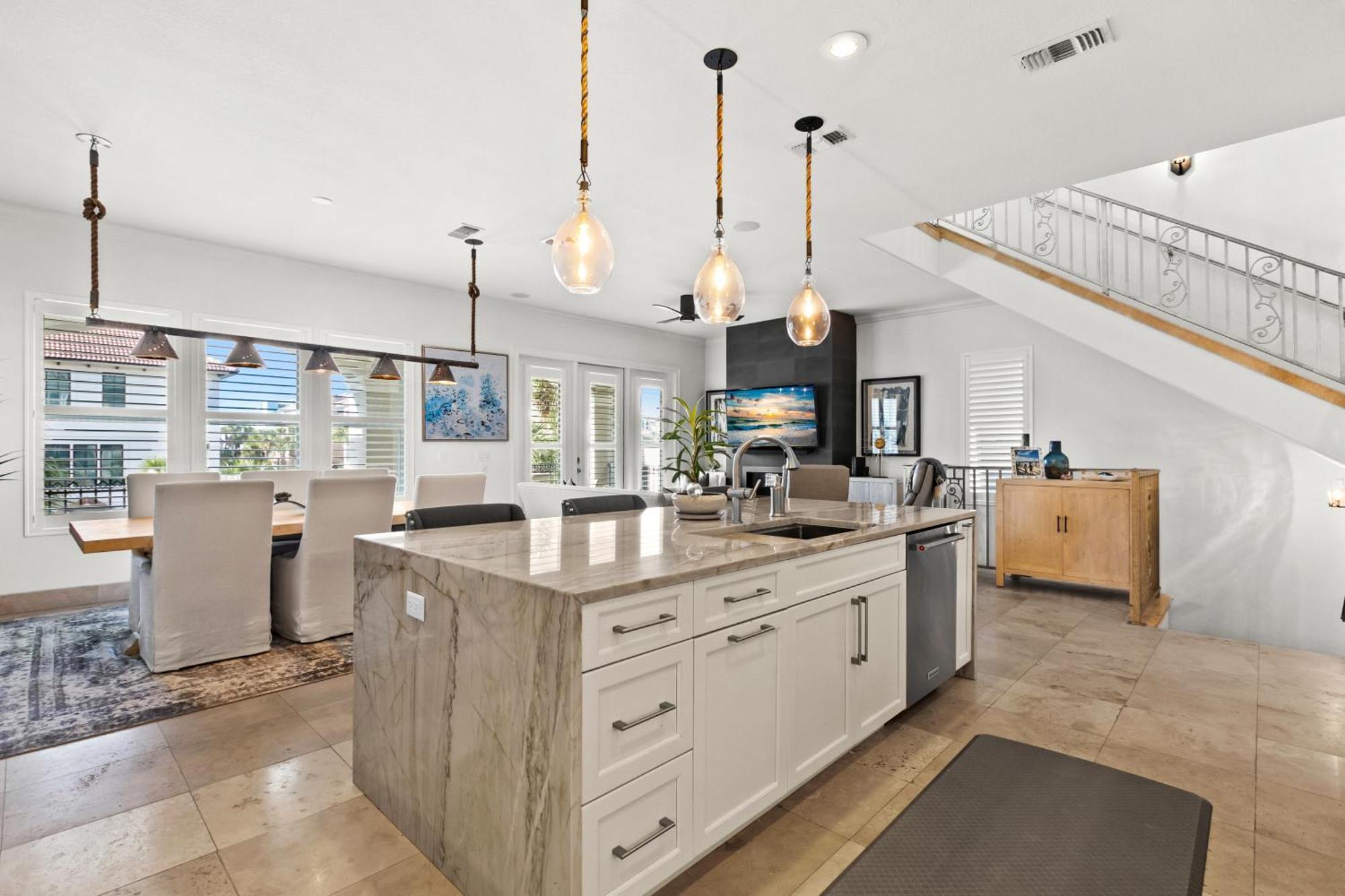 View - Gated Community With Pool Hot Tub Destin