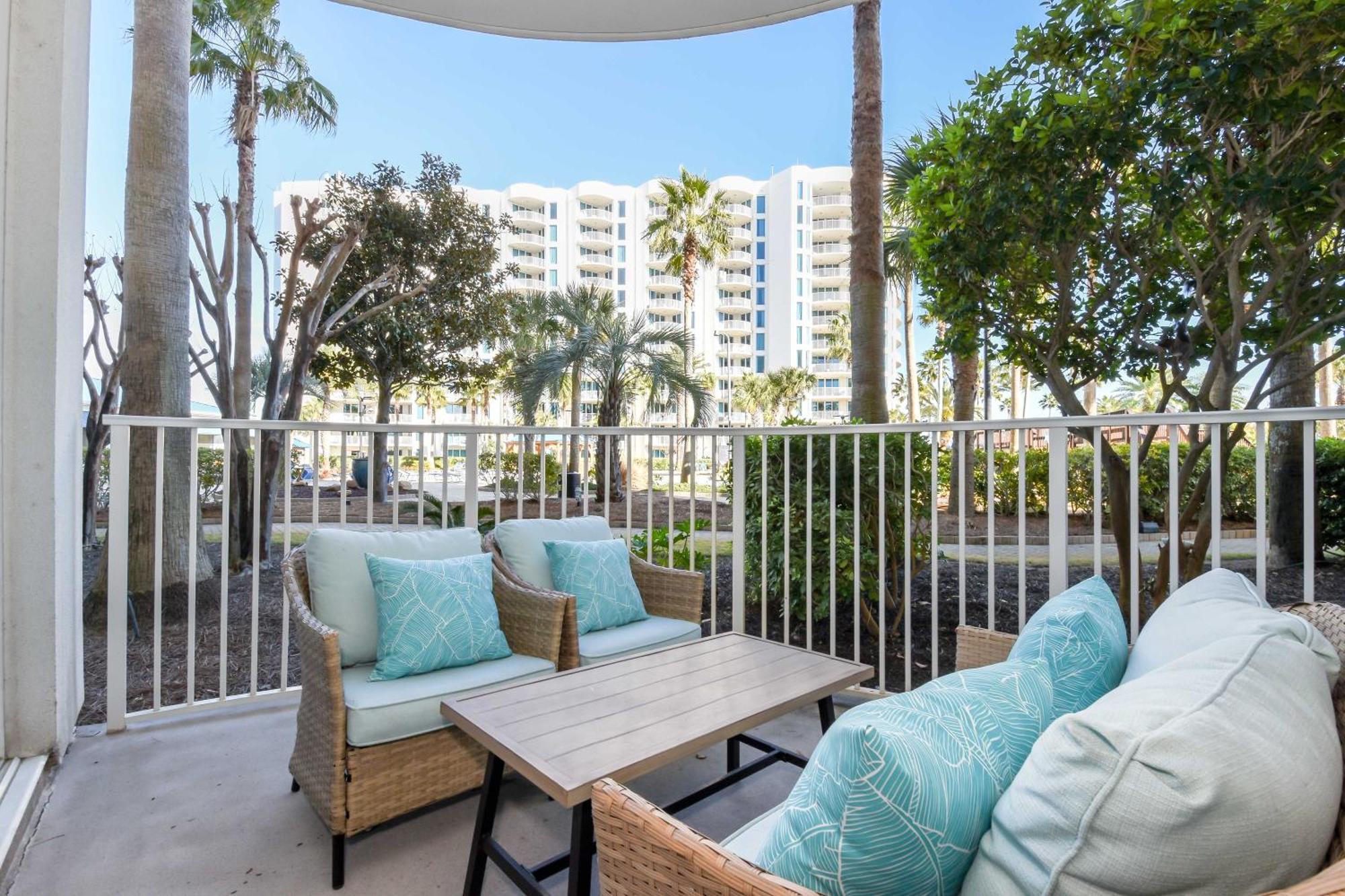 The Palms Of 2113 Junior Apartment