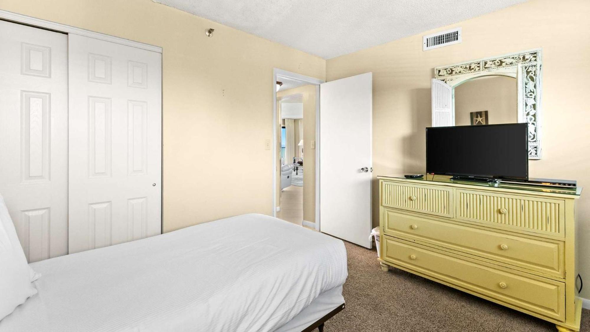 Emerald Towes 306 Front 3rd Floor Holiday home Destin